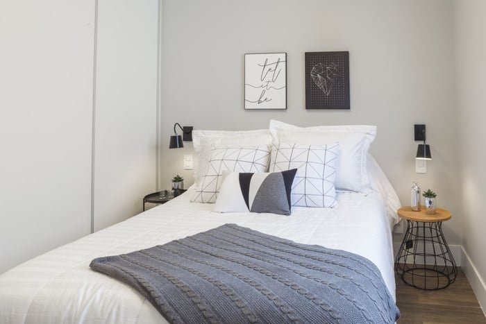 Modelos diferentes e ousados de criado-mudo para se inspirar na decoração do seu quarto 1